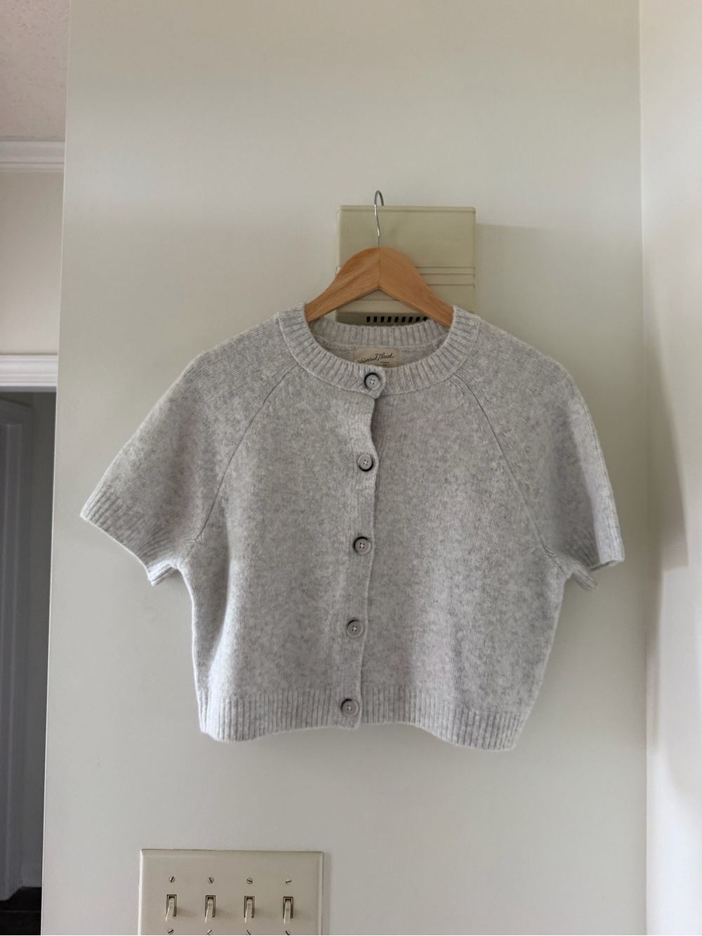 Universal Thread Light Gray Short-Sleeve Button-Front Cropped Cardigan